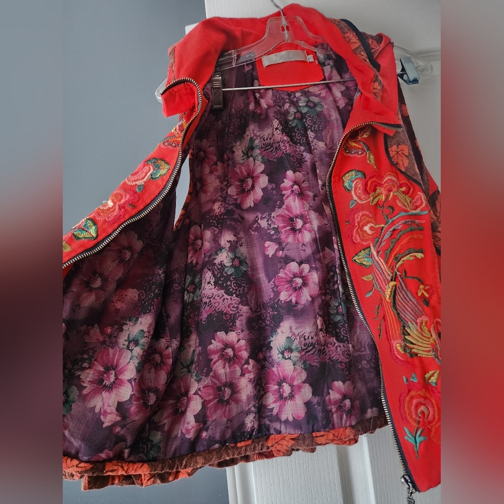 Embroidered Red Hooded Vest - Picture 2 of 4